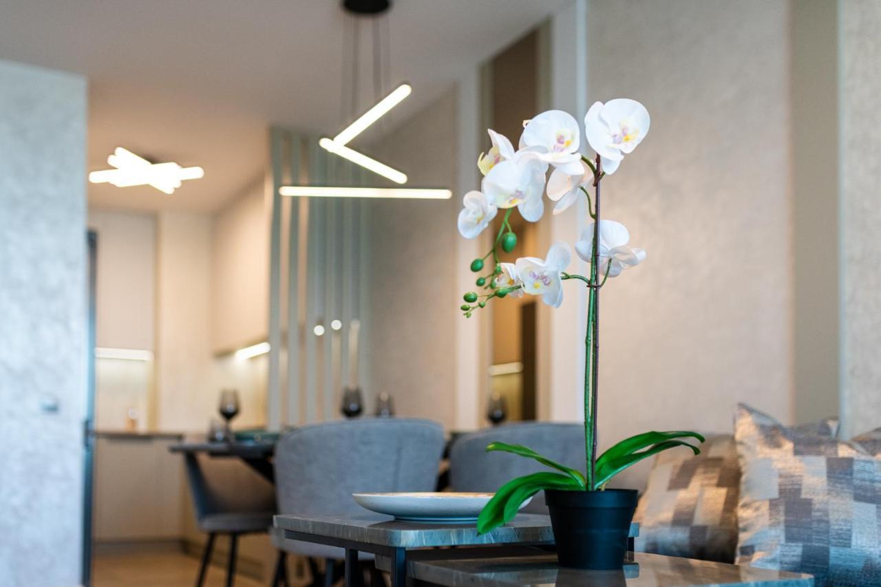 Sky Symphony Apartamento Varna Exterior foto
